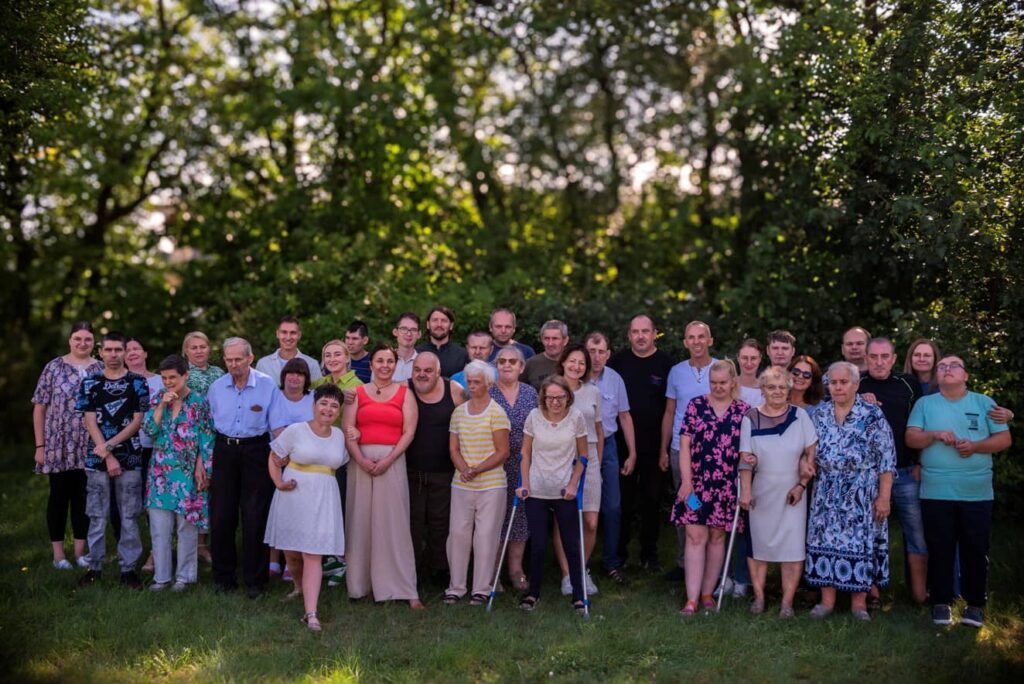 Zdjecie przedstawia uczestników ŚDS w Pleszewie 